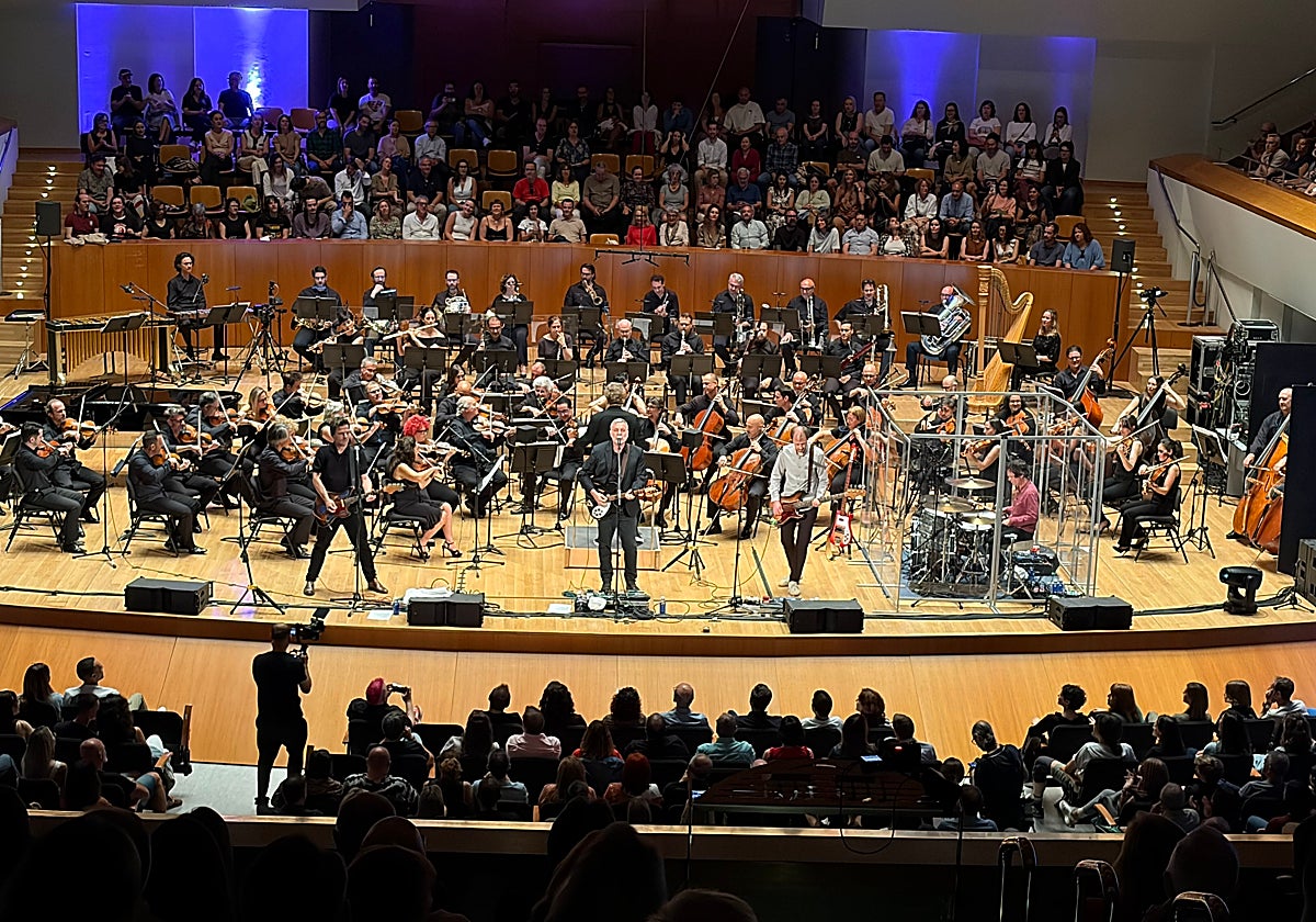 La Habitación Roja y la Orquesta de Valencia, indestructibles en el Palau