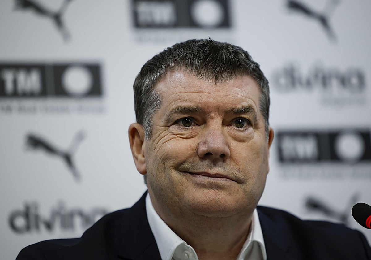Mestalla golea a Lim