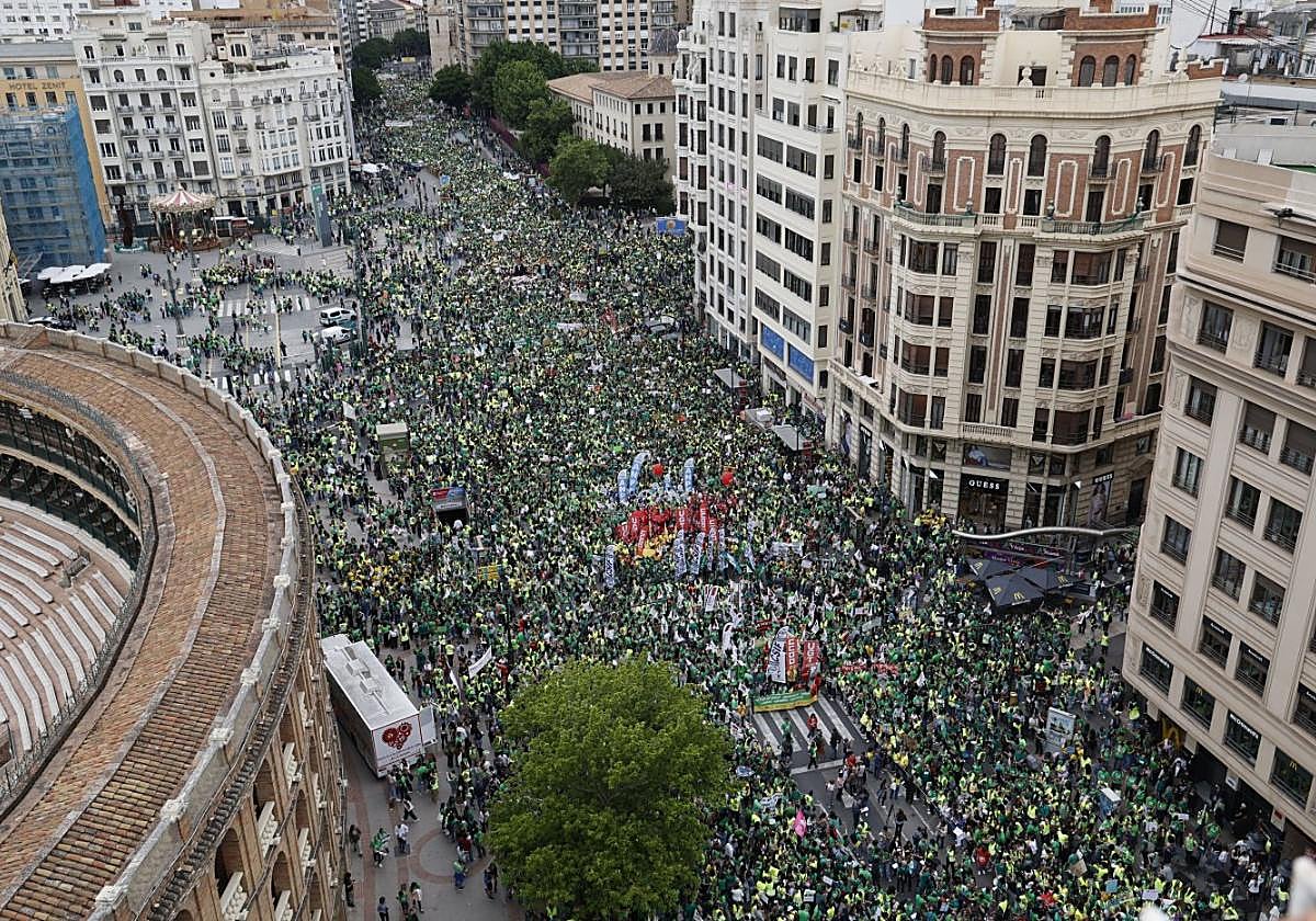 Las protestas rompen a los comercios del centro: «No podemos trabajar así»