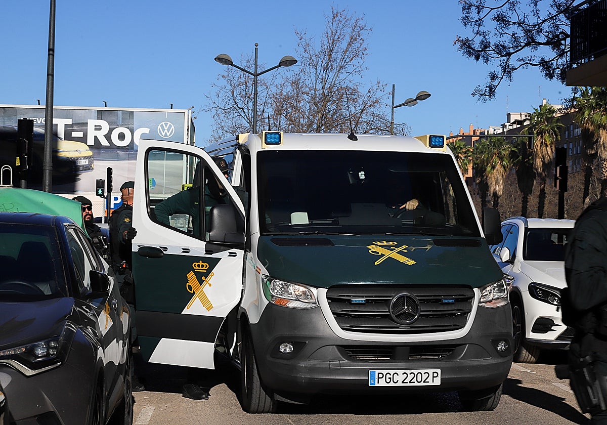 El intento de esquivar a una patrulla de la Guardia Civil acaba con la desarticulación de una banda de narcos en Carlet