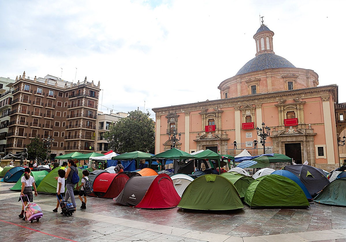 Catalá sobre la acampada: «Bernabé se ha acobardado tras el lamentable incidente del domingo y se pone de perfil»