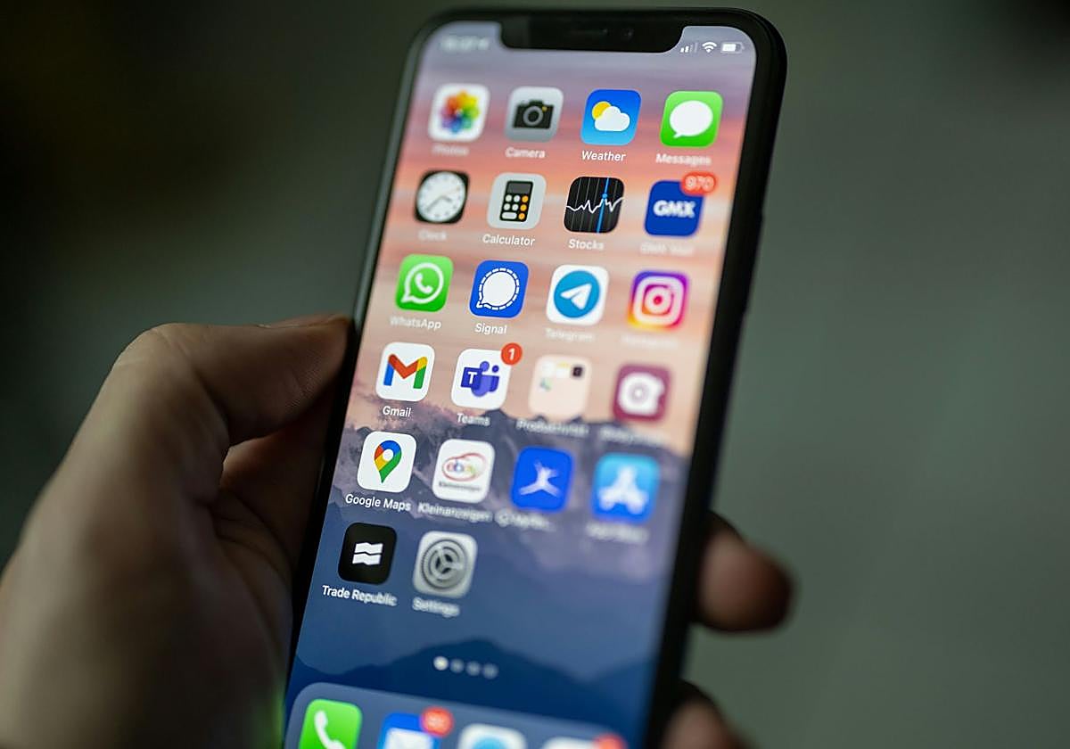 How to Install WhatsApp on an iPhone: A 2026 Guide