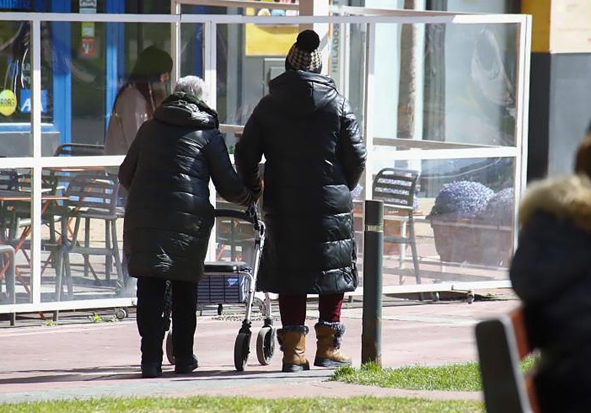 La Comunitat Valenciana paga hasta 605 euros al mes por cuid