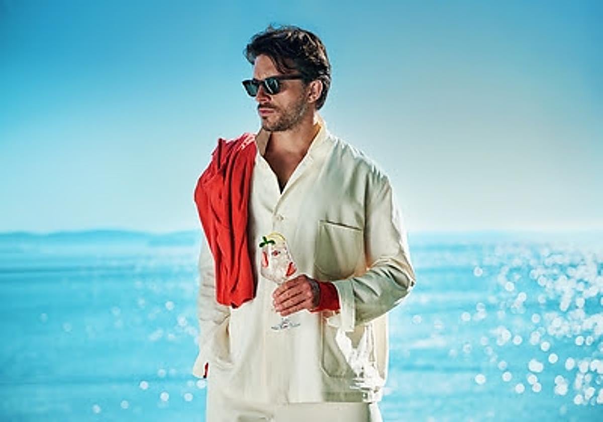 El nuevo chico Martini es un Bridgerton elegido el hombre má