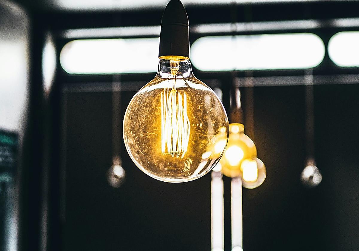 El precio de la luz cambia este jueves: las mejores horas pa