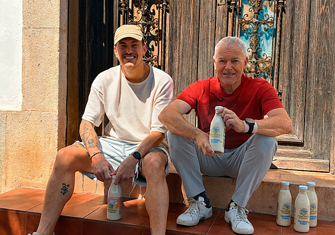 José Ramón Panach junto a su hijo Álex.