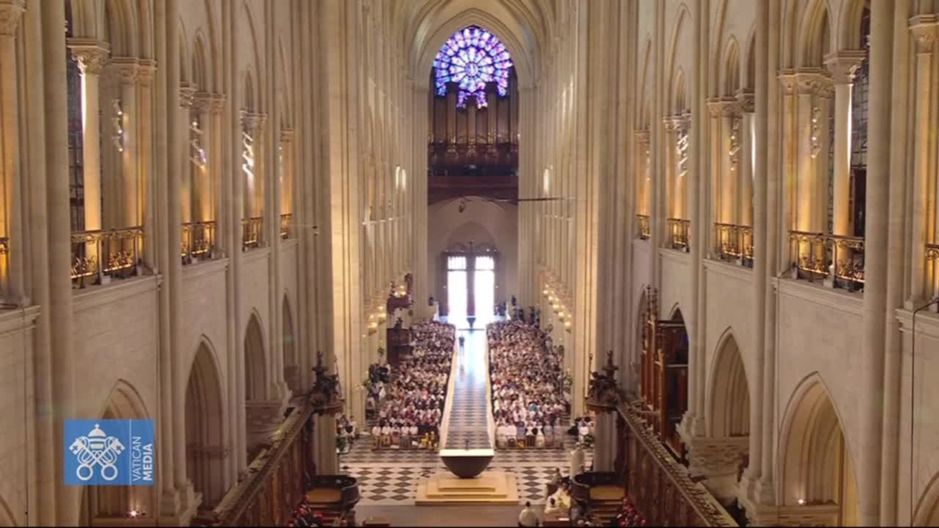 El Papa propone la reconstrucción de Notre-Dame como modelo de "acogida y participación"
