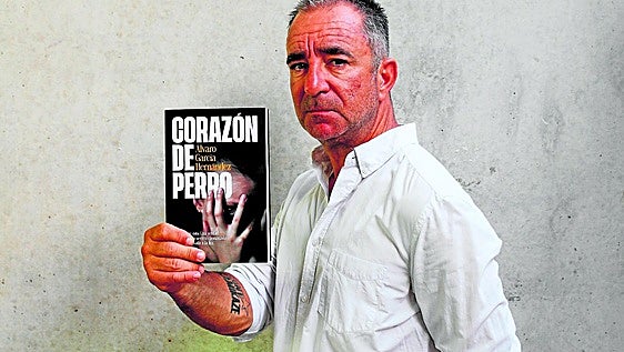 Álvaro García, escritor: «La mayoría de thrillers utilizan la misma fórmula con muy poca calidad»