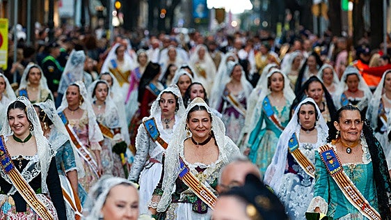 La enmienda para cambiar el nombre de las falleras mayores por 'representantes' no sale adelante