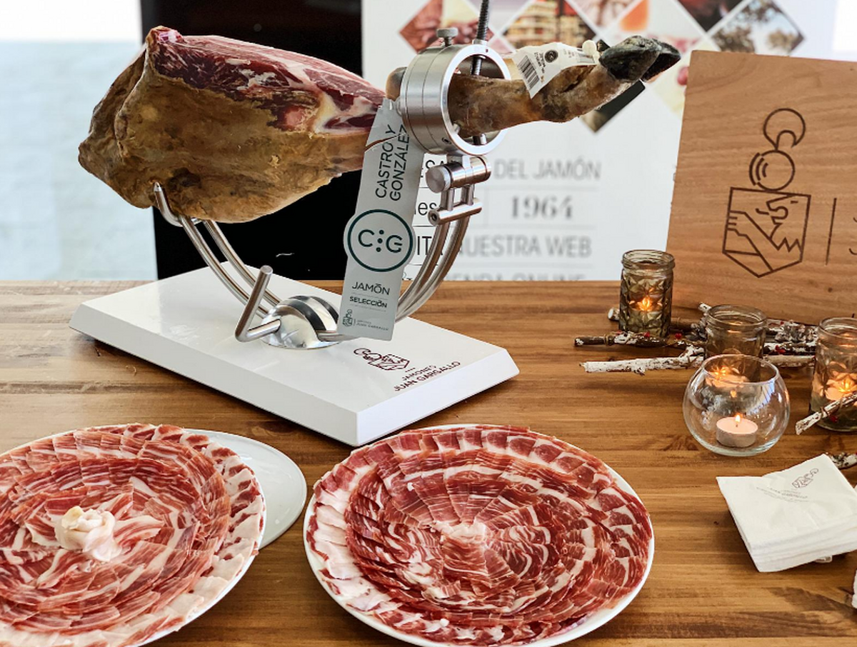 Participa y consigue un jamón ibérico de Jamones Juan Gargallo para celebrar el primer aniversario del Club de Gastronomía de LAS PROVINCIAS
