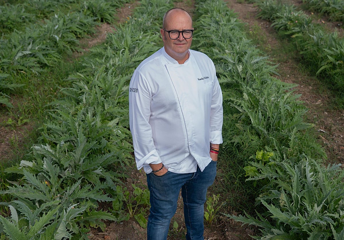 Vicente Patiño, en la huerta del restaurante Maravella, en Pinedo.