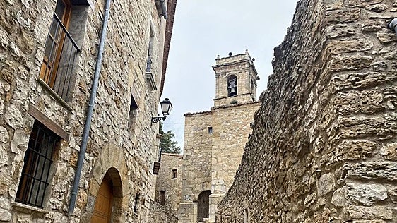 El pueblo medieval de la Comunitat entre los más bonitos de España que enciende 8.000 velas este julio