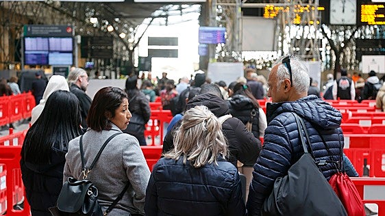 Una avería en la señalización provoca retrasos de media hora en la línea C-1 de Cercanías