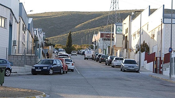 Los socialistas de Ontinyent y l'Alcúdia de Crespins cargan contra el recorte en las ayudas a polígonos