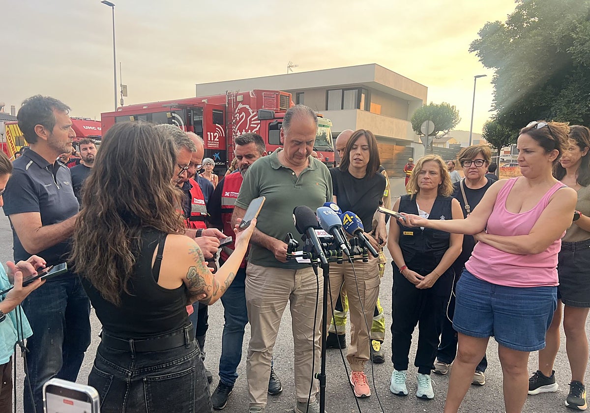Los Bomberos celebran el avance en la extinción del incendio de la Vall d'Uixó: «Hay buena predisposición para poder estabilizarlo en breve»
