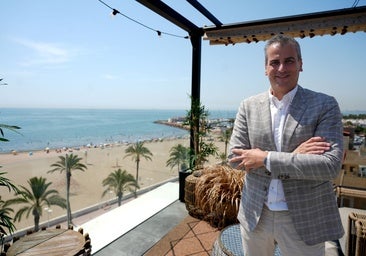 El trabajo del director de un hotel de playa en verano: «Estos meses nos lo jugamos todo»
