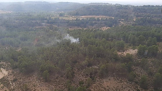 Declarados tres incendios en zonas afectadas por tormentas eléctricas en el interior de Valencia