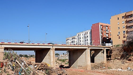 Torrent ampliará más de diez metros el puente de Quatre Camins