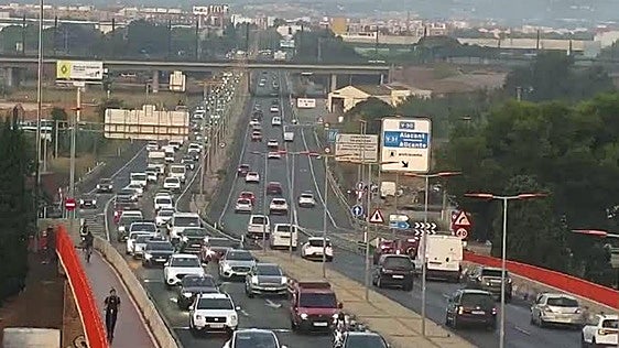 Atascos en Valencia este miércoles: la vuelta a la rutina colapsa la V-30, la A-7 y la Pista de Silla