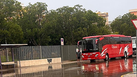 El PP de Gandia exige explicaciones tras una nueva inundación en la playa