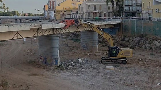 El Puente Viejo de Paiporta empieza a ser historia