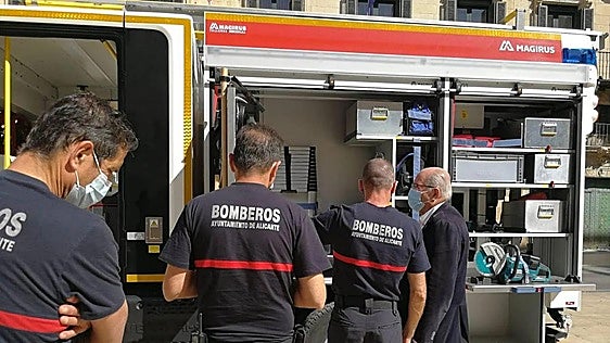 Rescatan a un ciclista herido tras caer por un terraplén en Banyeres de Mariola