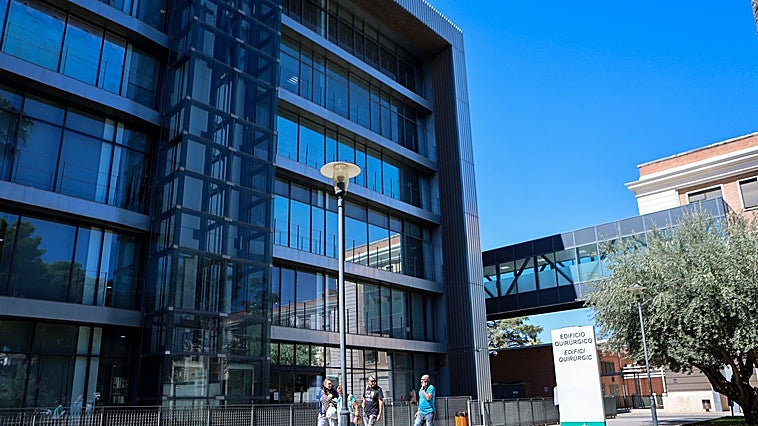 Reabre la UCI del hospital General de Valencia más de tres semanas después de encontrar gérmenes