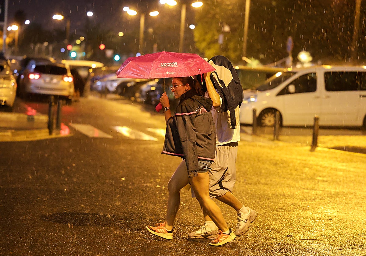 Alerta naranja por la llegada de la dana Adam a la Comunitat con lluvias de hasta 300 litros