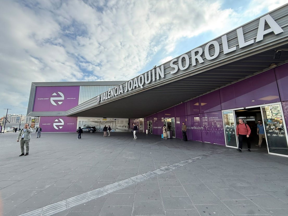 Fotos: Incertidumbre en la estación de Joaquín Sorolla tras el grave accidente de tren en Toledo