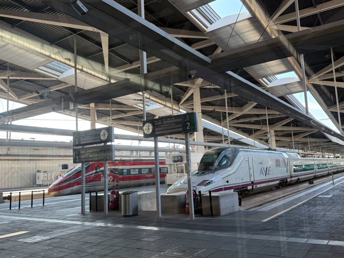 Fotos: Incertidumbre en la estación de Joaquín Sorolla tras el grave accidente de tren en Toledo
