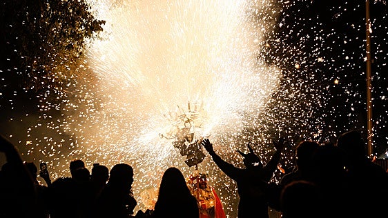 Programa de las fiestas patronales de Mislata del 20 de agosto al 5 de septiembre: paella gigante, desfile de disfraces y "mascletàs"