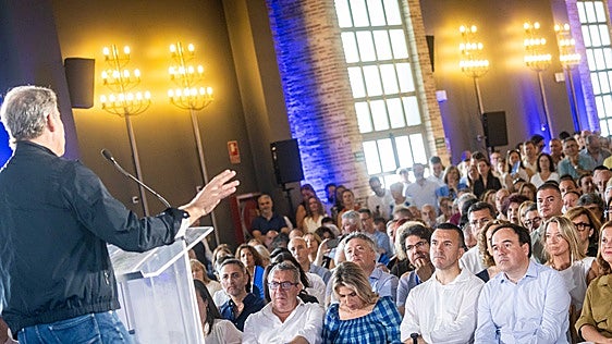 El PP, empeñado en dar oxígeno a la izquierda valenciana
