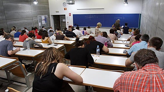 Un fallo interno deja en el limbo a decenas de opositores que lograron plaza en la Generalitat