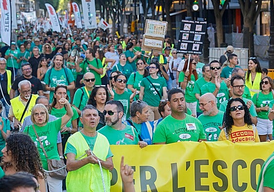 La protesta educativa se mantiene viva en Valencia, pero con menos participación que en el final de curso