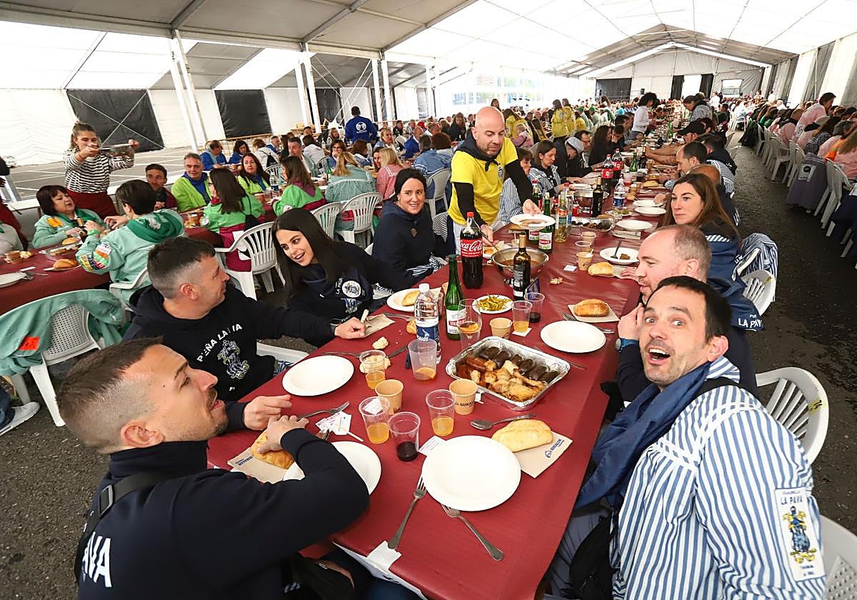 Comida en la fiestas de San Juan del Monte 2026