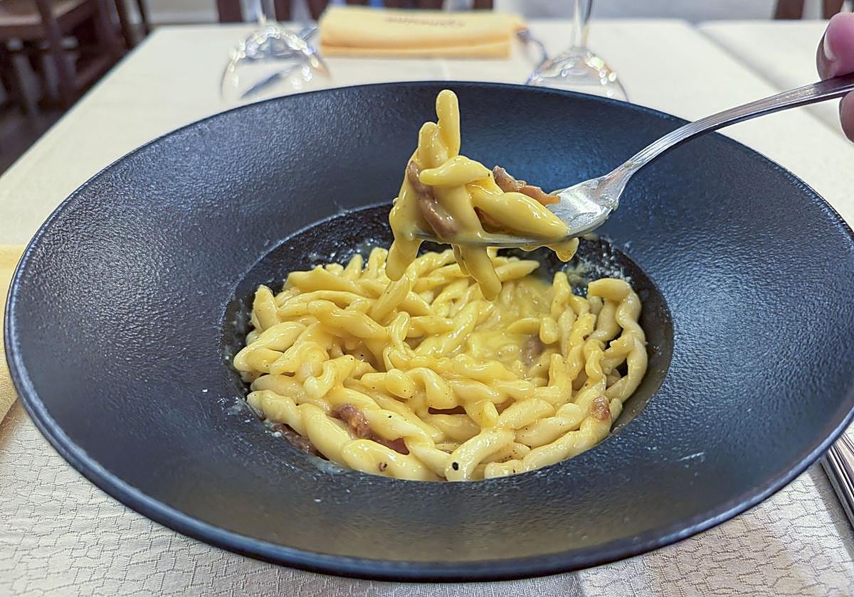 La pasta es uno de los alimentos considerados 'prohibidos' en un déficit calórico.