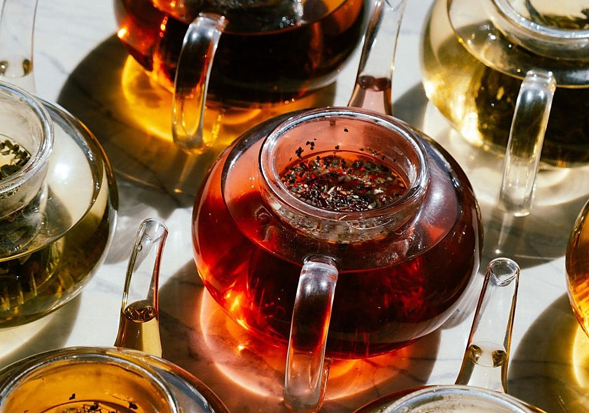 Varias tazas de infusiones.
