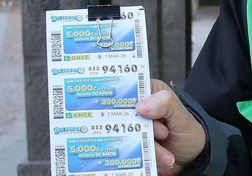 Un Cupón de la ONCE vendido en un pequeño quiosco valenciano premia con 240.000 euros un municipio popular por sus playas