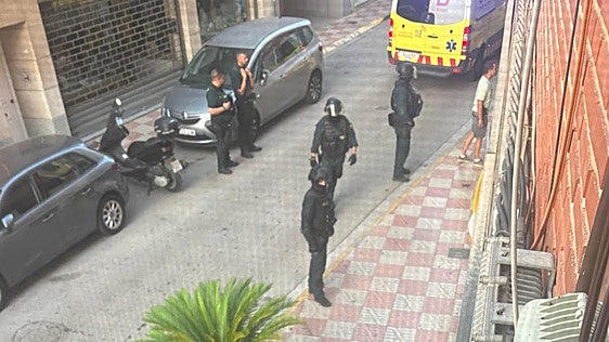 Investigan si los tres ladrones detenidos en Benifaió asaltaron otros bancos con el método del butrón