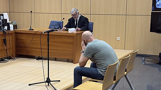 Cinco años más de cárcel para el profesor de Museros condenado por abusos a una decena de alumnas
