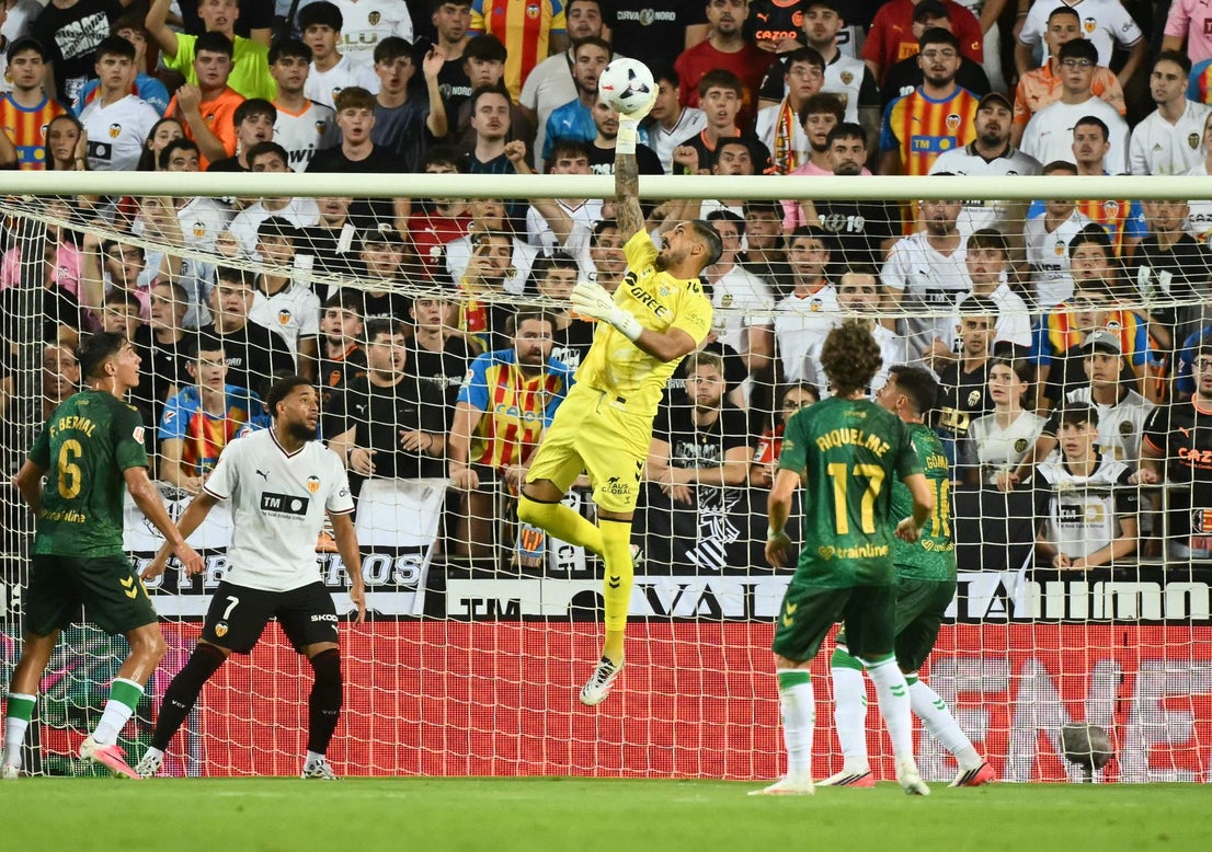 El Valencia - Betis, en imágenes