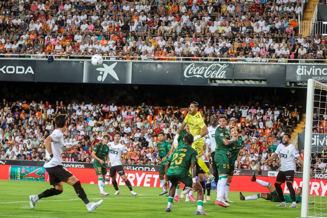 El Valencia - Betis, en imágenes