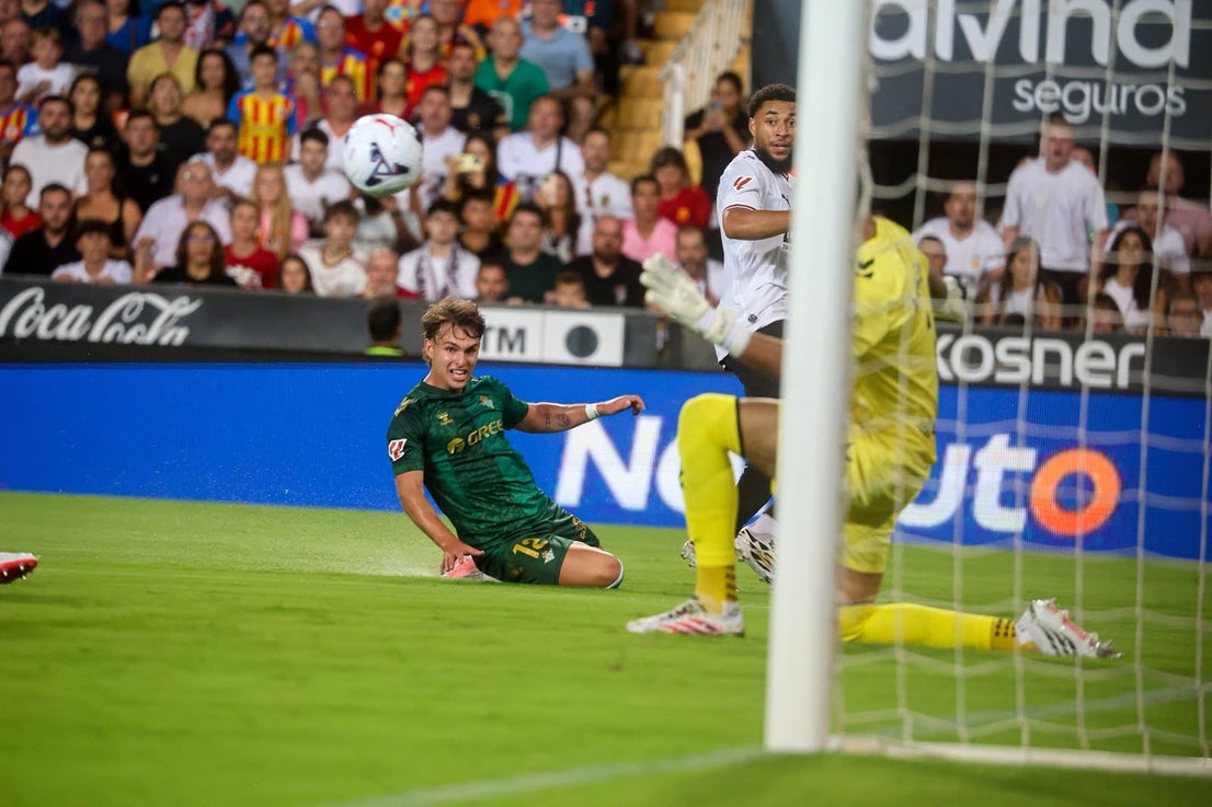 El Valencia - Betis, en imágenes