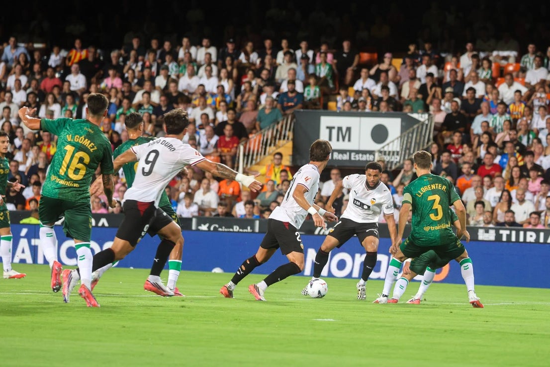 El Valencia - Betis, en imágenes