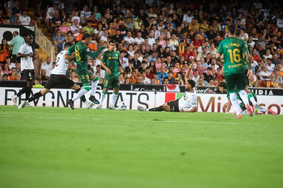 El Valencia - Betis, en imágenes