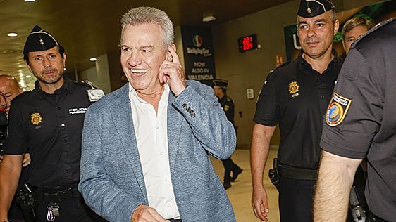 Así ha sido el primer encuentro de Aguirre con el vestuario del Valencia