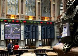 La Bolsa cae un 3,28% pero se mantiene en los 9.000 puntos