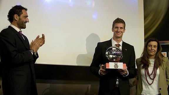 Doellman, con el trofeo de 'MVP'. 