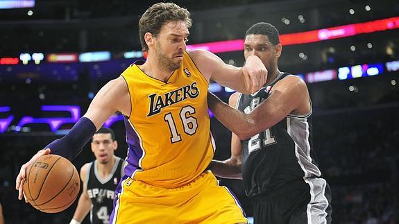 Pau, defendido por Duncan. 