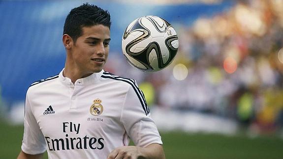 James, el día de su presentación en el Bernabéu. 